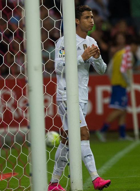 Cristiano Ronaldo trying to be patient in Real Madrid's trip to Gijón