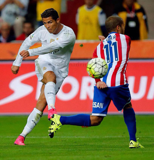 Real Madrid strong shot in Sporting Gijón vs Real Madrid, for La Liga 2015-2016