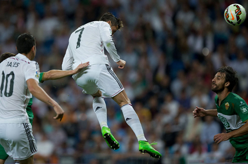 Cristiano Ronaldo powerful header in Real Madrid vs Elche for the Spanish League 2014-2015