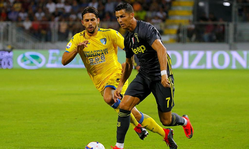 Cristiano Ronaldo in action in Frosinone vs Juventus in 2018