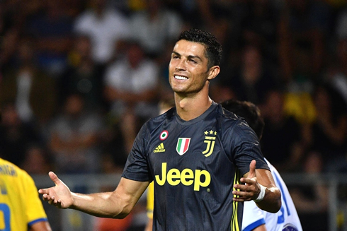 Cristiano Ronaldo reacts after a miss in Frosinone vs Juventus in the Serie A in 2018