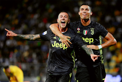 Cristiano Ronaldo and Bernardeschi celebrate Juventus goal in the Serie A in 2018