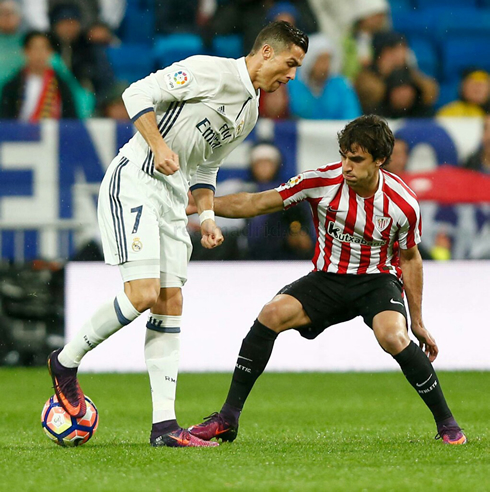 Cristiano Ronaldo backheel touch in Real Madrid vs Athletic, in La Liga 2016
