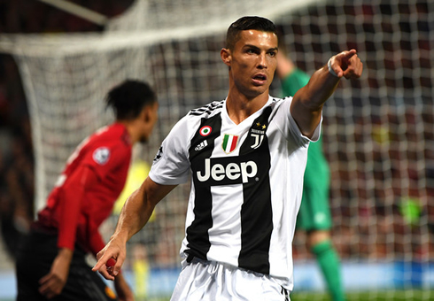 Cristiano Ronaldo pointing his finger to the corner flag in Manchester United 0-1 Juventus in 2018