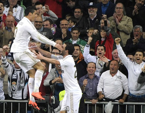 Cristiano Ronaldo big jump to Gonzalo Higuaín arms, in Real Madrid 2012