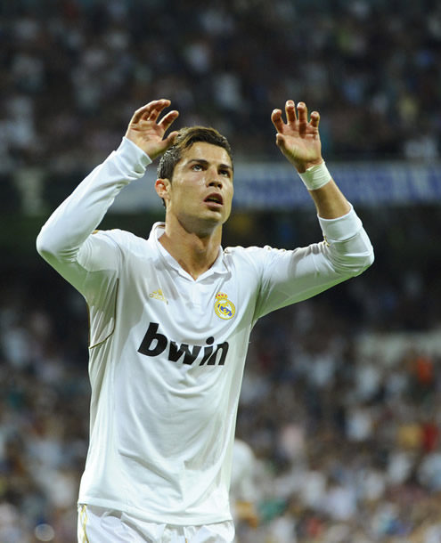 Cristiano Ronaldo dedicating his goal to his son with the claw celebration in La Liga 2011/2012