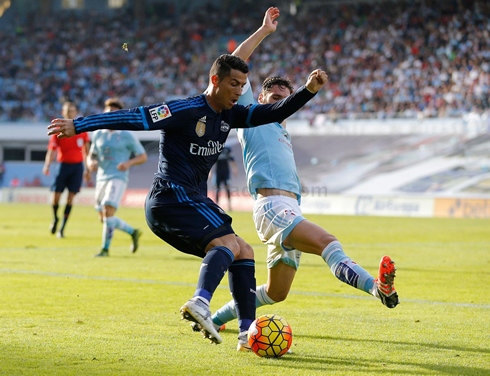 Cristiano Ronaldo making a cross in Celta Vigo 1-3 Real Madrid