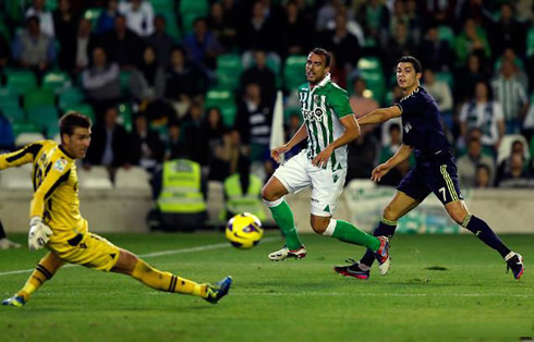 Cristiano Ronaldo crossed shot, in Betis 1-0 Real Madrid, for La Liga 2012-2013