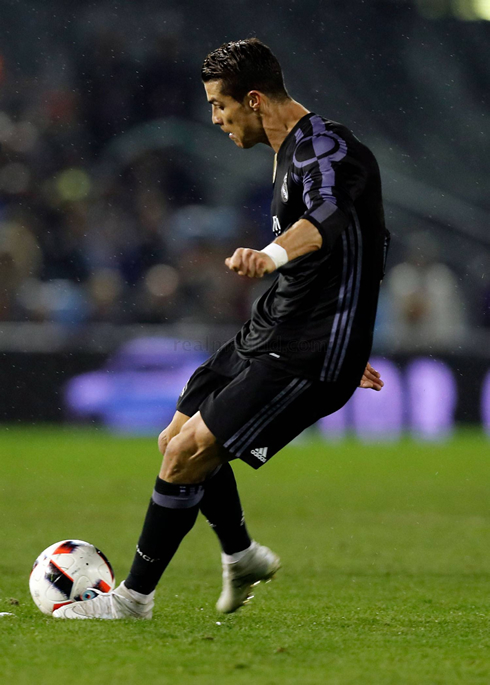Cristiano Ronaldo free-kick goal in Celta de Vigo 2-2 Real Madrid