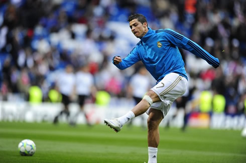 Cristiano Ronaldo in warm-up before Real Madrid hosts Bayern Munich in the Santiago Bernabéu 2012