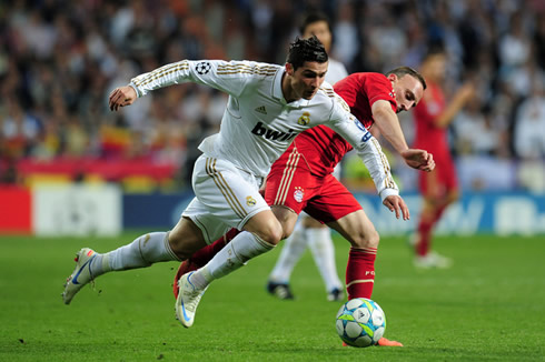 Cristiano Ronaldo fighting with Franck Ribery, in Real Madrid vs Bayern Munich in 2012