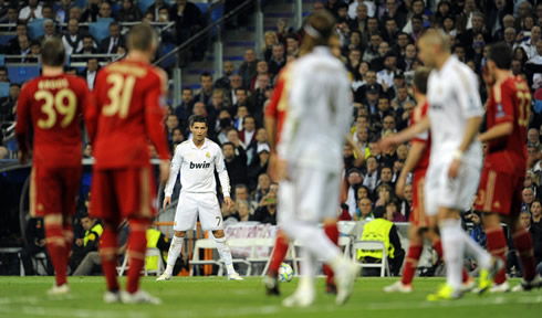 Cristiano Ronaldo on a free-kick stance, in Real Madrid vs Bayern Munich in 2012