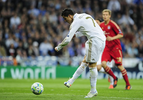 Cristiano Ronaldo first penalty kick in Real Madrid vs Bayern Munich, UEFA Champions League 2012