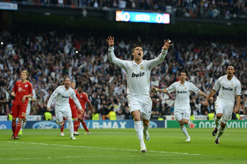 Cristiano Ronaldo and Real Madrid players running to celebrate his team's goal against Bayern Munich, in 2012