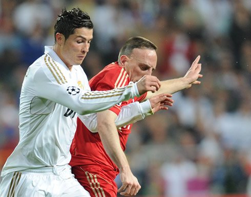 Cristiano Ronaldo pushing Ribery in Real Madrid 2-1 Bayern Munich, in the UEFA Champions League 2012