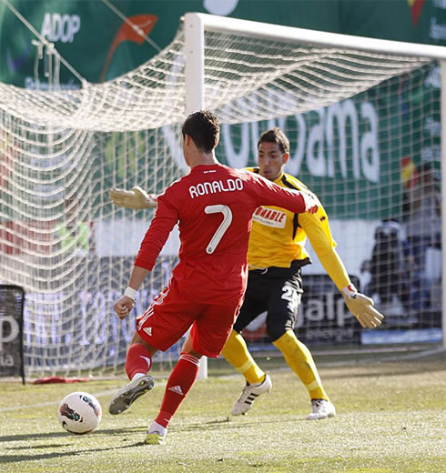 Cristiano Ronaldo in a one-on-one situation with a goalkeeper