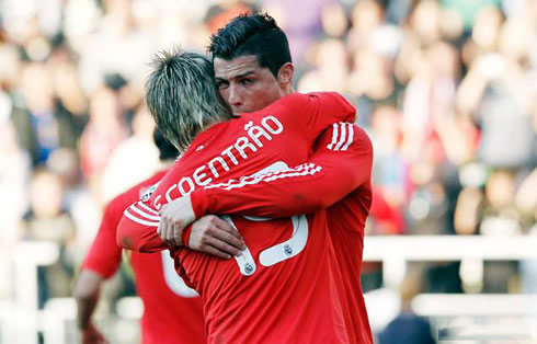 Cristiano Ronaldo big hug to Fábio Coentrão, in Real Madrid 2012