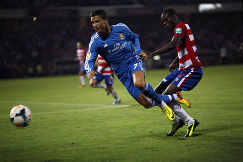 Cristiano Ronaldo falling on the pitch after being tackled in Granada vs Real Madrid, in 2013