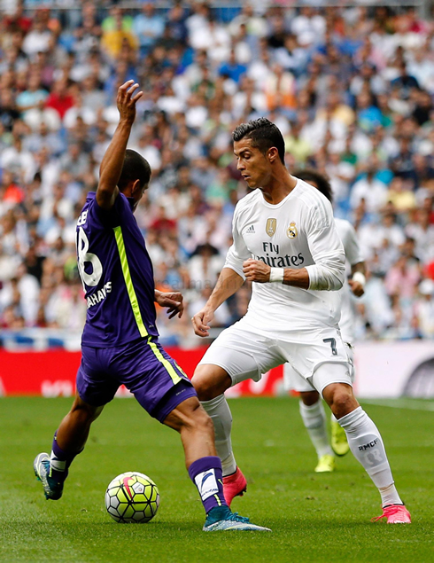 Cristiano Ronaldo dribbling an opponent in Real Madrid 0-0 Malaga