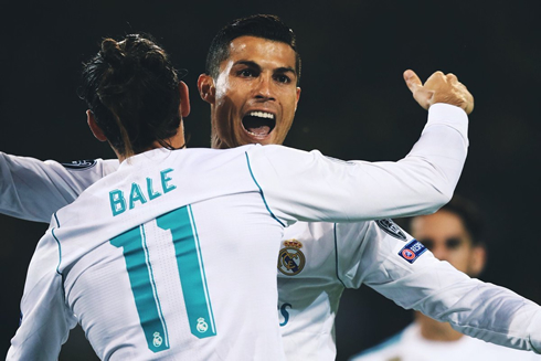 Cristiano Ronaldo and Gareth Bale hugging each other in a Real Madrid game