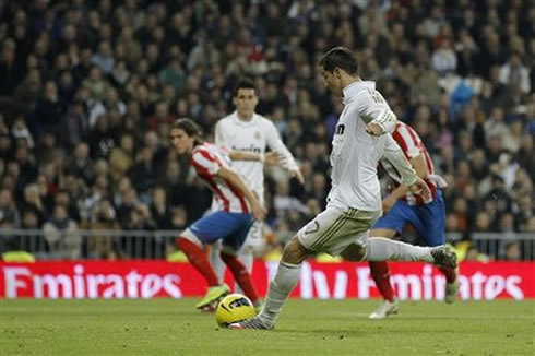 Cristiano Ronaldo taking a penalty-kick against Atletico Madrid