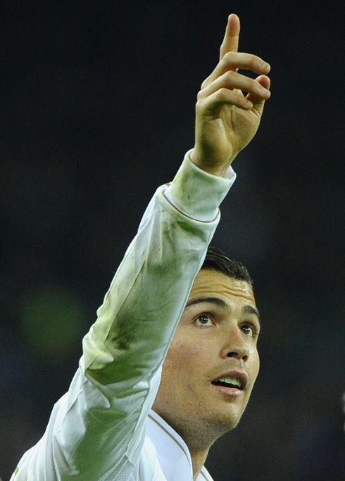 Cristiano Ronaldo raises his finger against Atletico Madrid