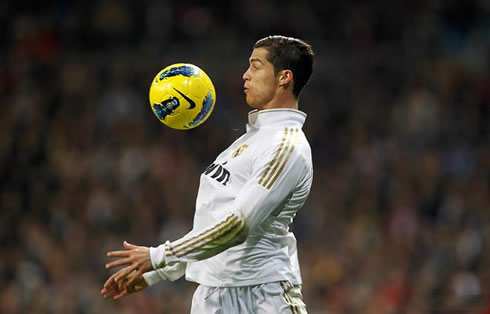 Cristiano Ronaldo ball control on his chest against Atletico Madrid