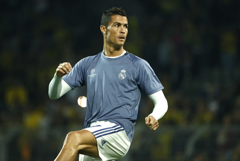 Cristiano Ronaldo warming up at the Signal Iduna Park