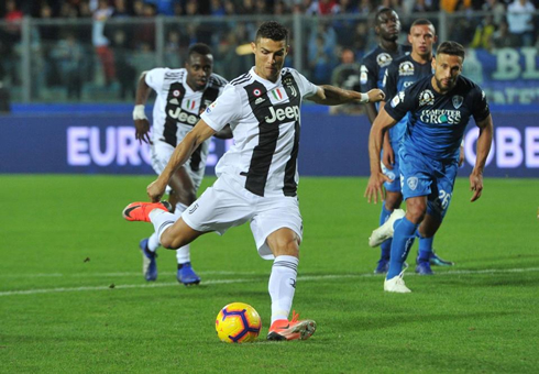 Cristiano Ronaldo converts his first penalty-kick for Juventus in 2018