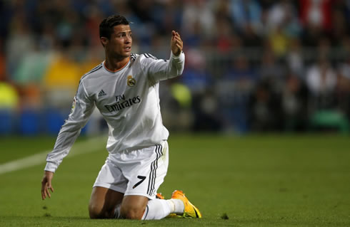 Cristiano Ronaldo on his knees in Real Madrid 2013-2014