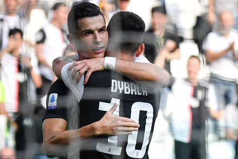 Cristiano Ronaldo hugging Paulo Dybala in Juventus