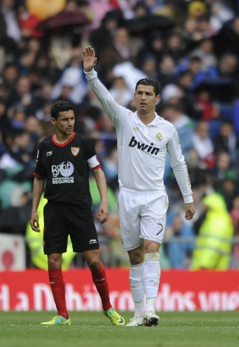 Cristiano Ronaldo and Jesús Navas, in Real Madrid 3-0 Sevilla, in La Liga 2012