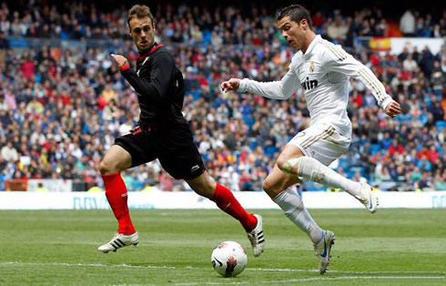 Cristiano Ronaldo doing a unique, special and new dribble in Real Madrid vs Sevilla, for La Liga 2012