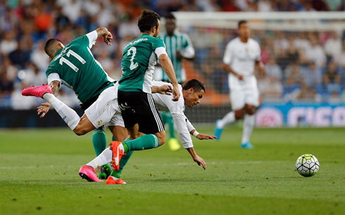 Cristiano Ronaldo being fouled in Real Madrid vs Betis, for La Liga 2015-16