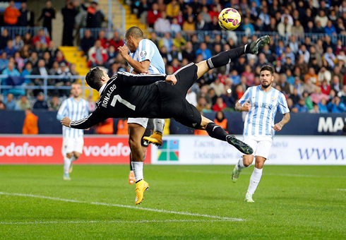 Cristiano acrobatic shot in Malaga 1-2 Real Madrid, for La Liga