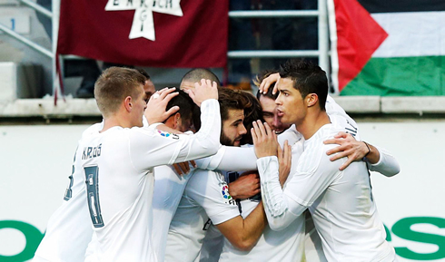 Cristiano Ronaldo and his Real Madrid teammates hugging in group, in 2015