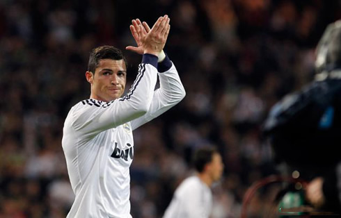Cristiano Ronaldo applauding and thanking the Santiago Bernabéu fans in Real Madrid 2-0 Borussia Dortmund, for the Champions League semi-finals in 2013