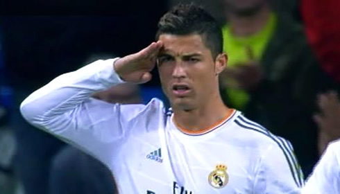Cristiano Ronaldo El Comandante, making a gesture similar to a captain and a general, in Real Madrid 7-3 Sevilla