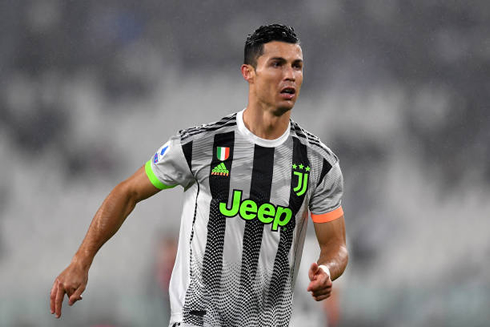 Cristiano Ronaldo playing with Juventus new shirt in 2019