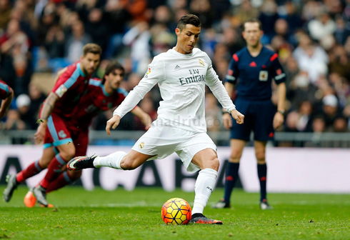 Cristiano Ronaldo takes on a penalty-kick in Real Madrid vs Real Sociedad, in La Liga 2015-16
