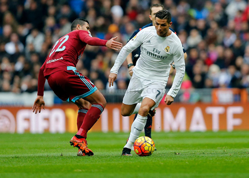 Cristiano Ronaldo dribbling an opponent in Real Madrid vs Real Sociedad