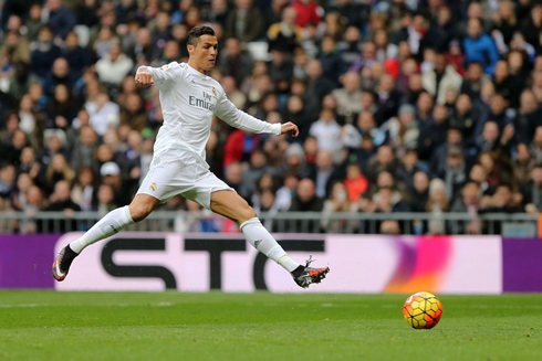 Cristiano Ronaldo left-foot finish at the far post