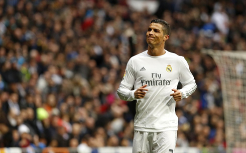 Cristiano Ronaldo facing the crowd at the Bernabéu, in Real Madrid 3-1 Real Sociedad, for La Liga 2015-2016