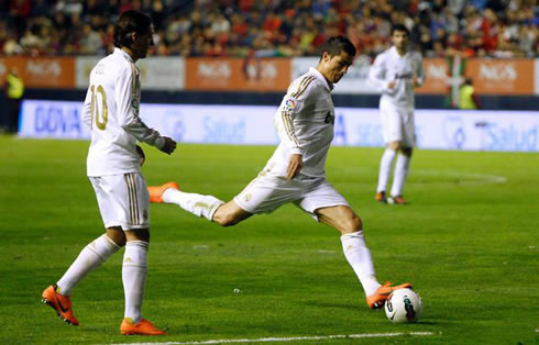 Cristiano Ronaldo goal from free-kick in La Liga 2011-2012, in Osasuna vs Real Madrid