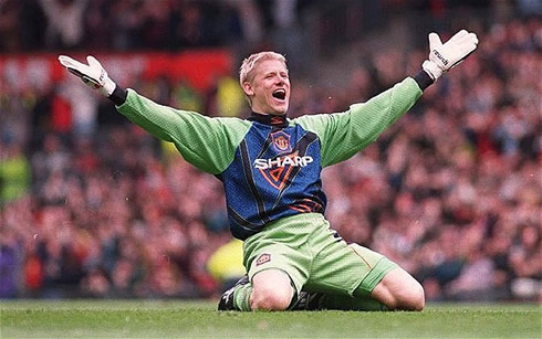 Peter Schmeichel happy after Manchester United scored a goal
