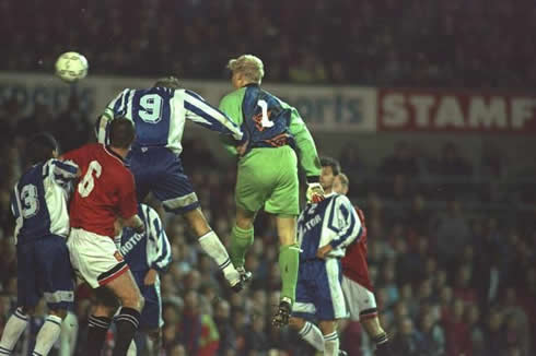 Peter Schmeichel header goal for Manchester United