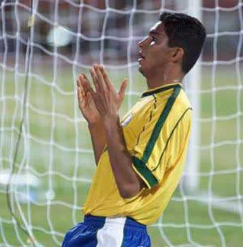 Mário Jardel playing for Brazil