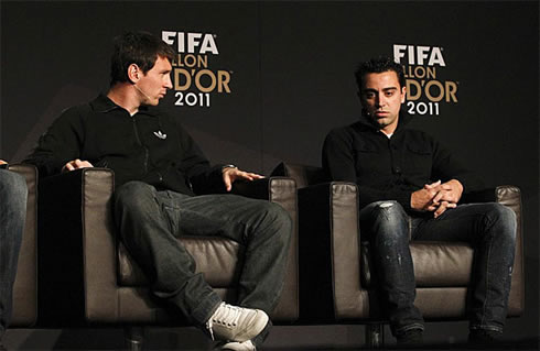 FIFA Balon d'Or 2011-2012, Lionel Messi looking at Xavi Hernández