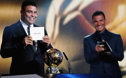 Ronaldo announcing Lionel Messi name, as the winner of the FIFA Balon d'Or 2011-2012 trophy/award