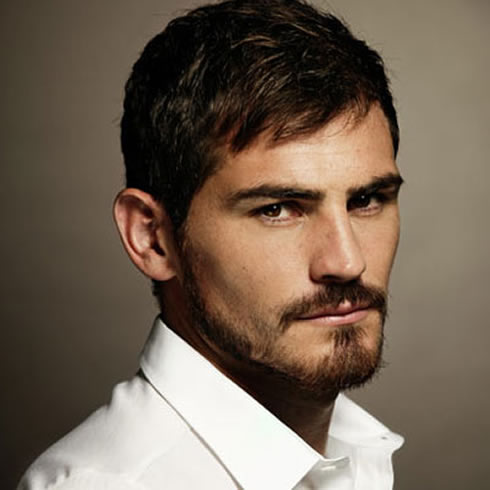 Iker Casillas profile photo, with bear
